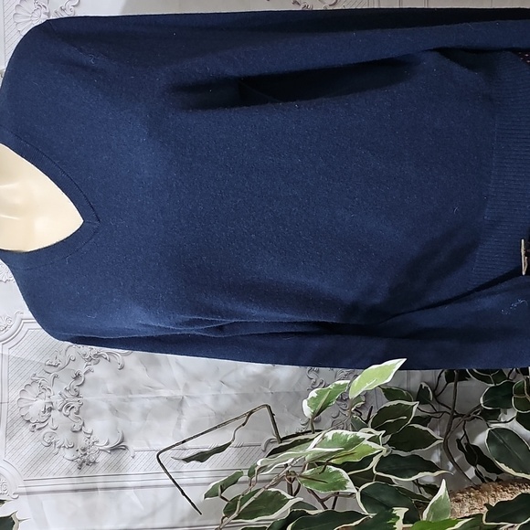 Lands' End NWOT 100% Cashmere Navy V-Neck Sweater Size 38-40